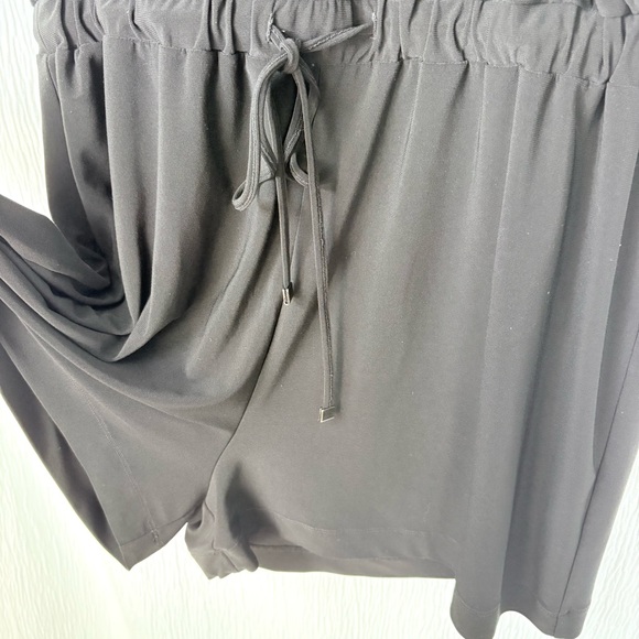 Laundry By Shelli Segal Black Wrap, Flutter Sleeve Romper Women’s size Medium - Picture 7 of 7